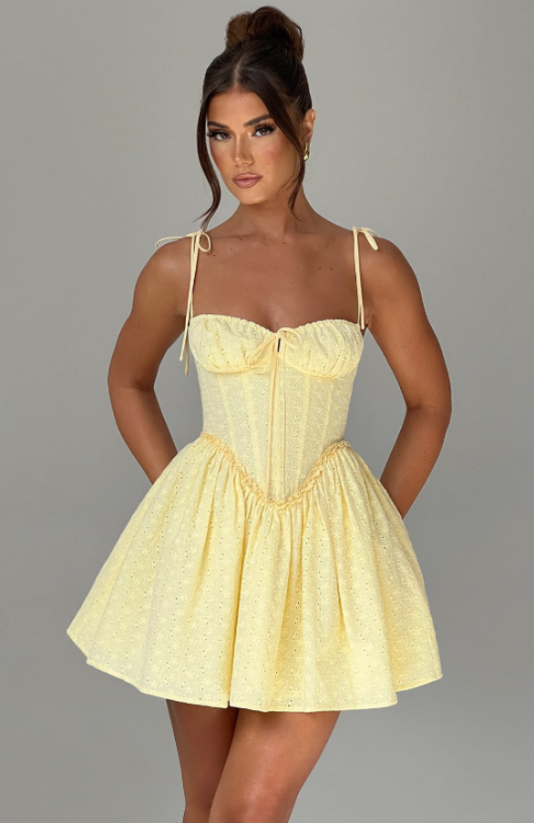 Éloïse – Robe Brodée Corsetée