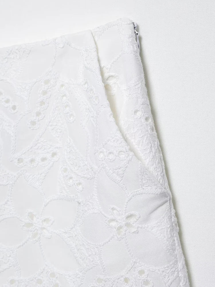 Manon – Short Brodé Blanc