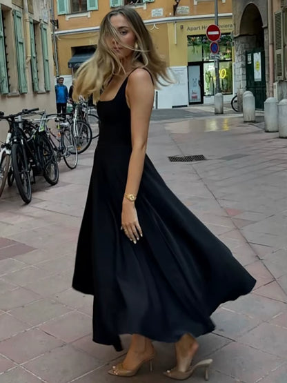 Adrienne – Robe midi structurée minimaliste