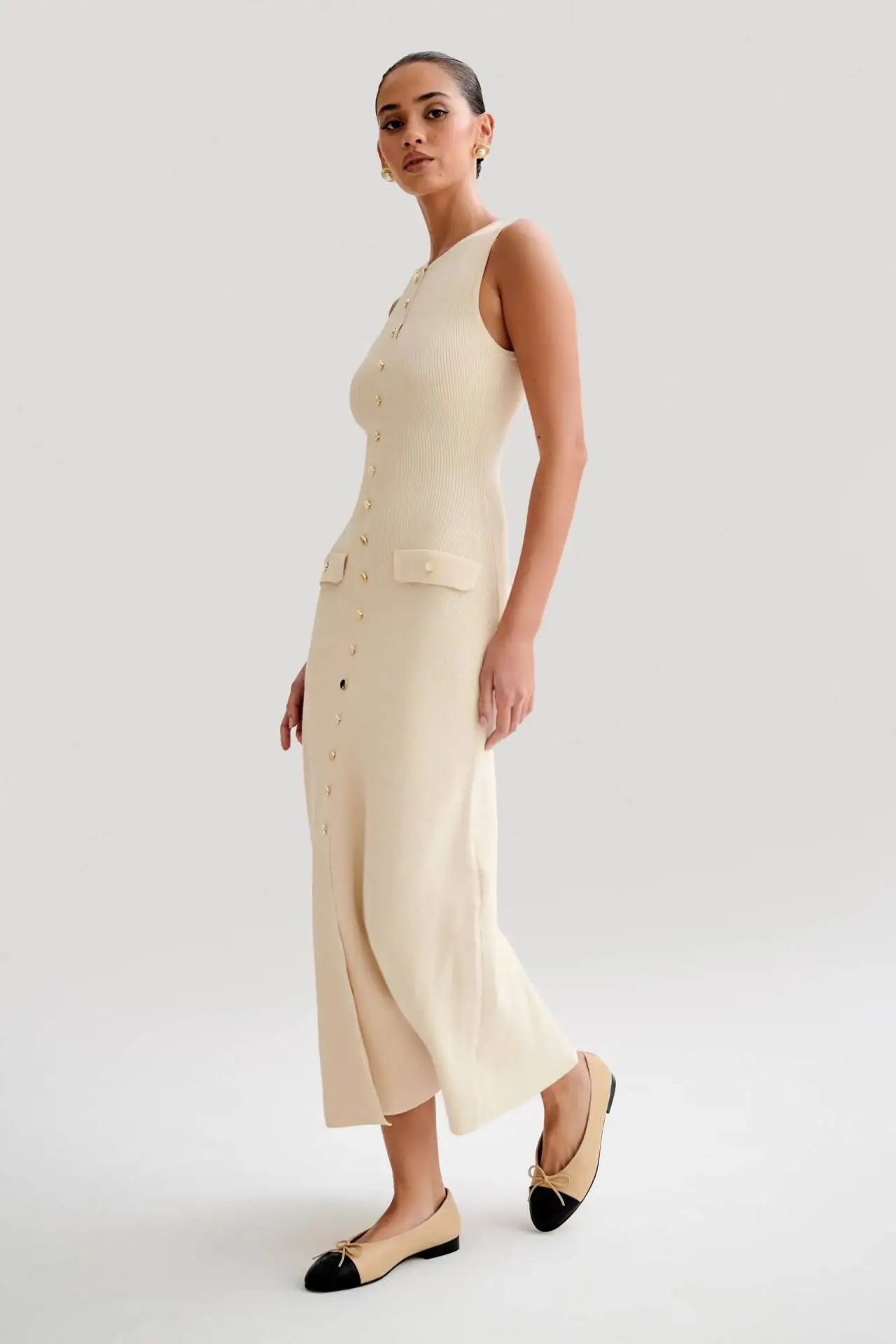 Célia – Robe Longue Sans Manches à Boutons