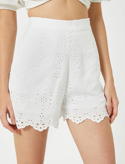 Manon – Short Brodé Blanc