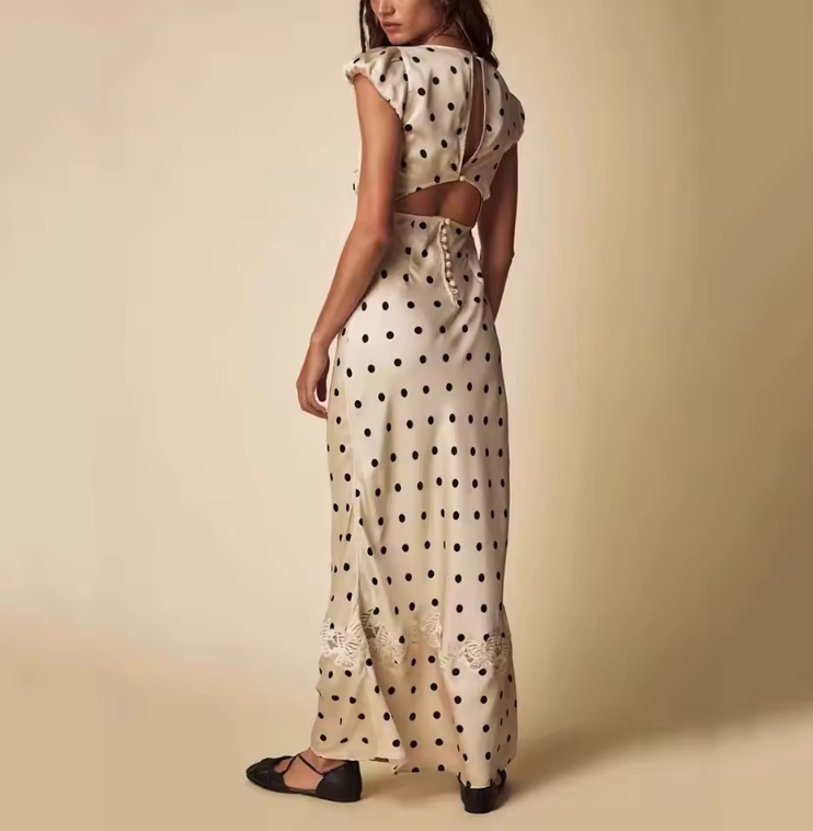 Léna – Robe Satinée à Pois et Dentelle