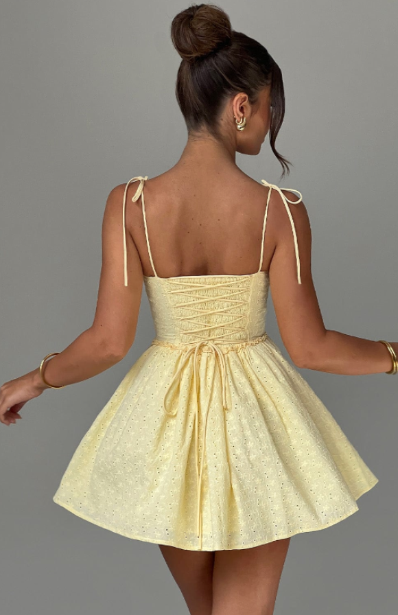Éloïse – Robe Brodée Corsetée