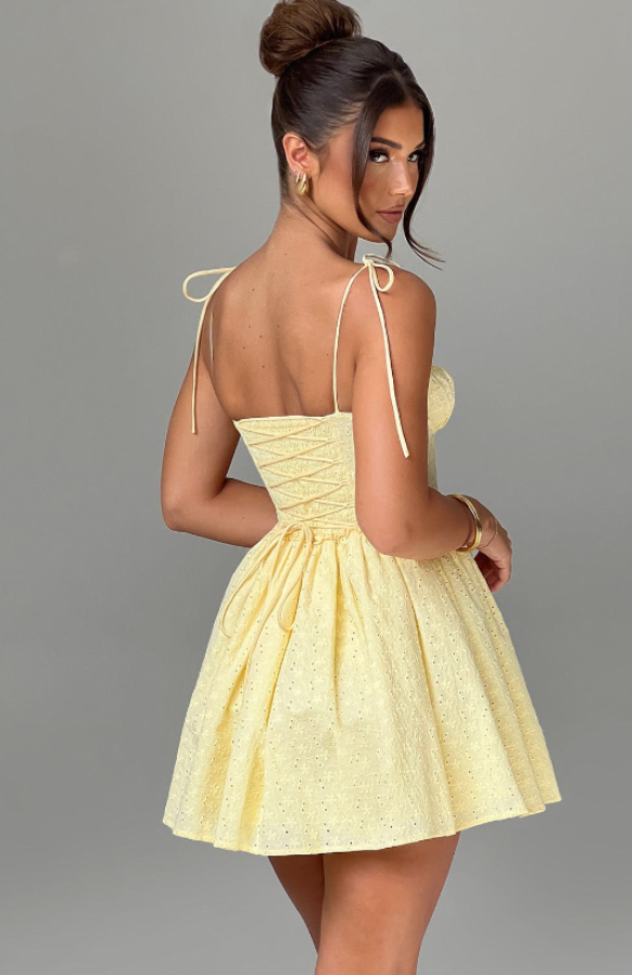 Éloïse – Robe Brodée Corsetée