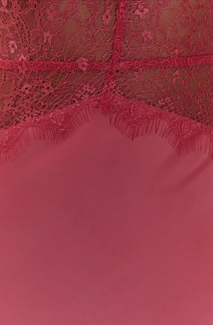 Andrea – Robe Longue à Détail Dentelle