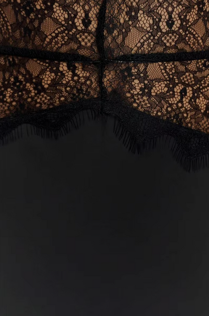 Andrea – Robe Longue à Détail Dentelle