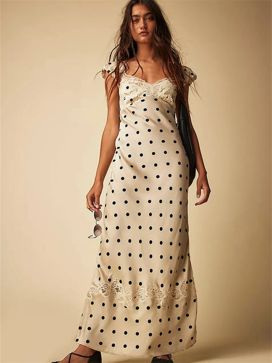 Léna – Robe Satinée à Pois et Dentelle