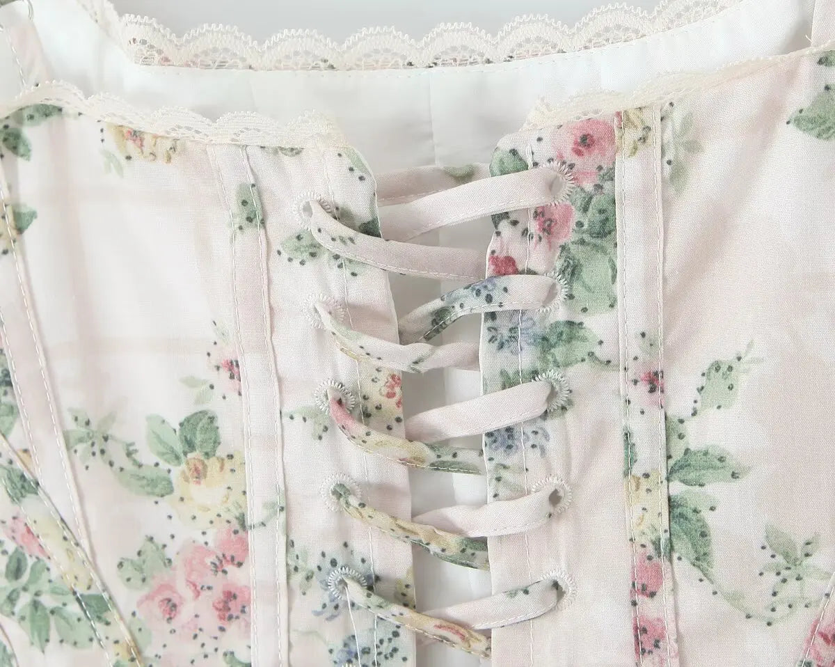 Violette – Corset fleuri, coquette et féminine