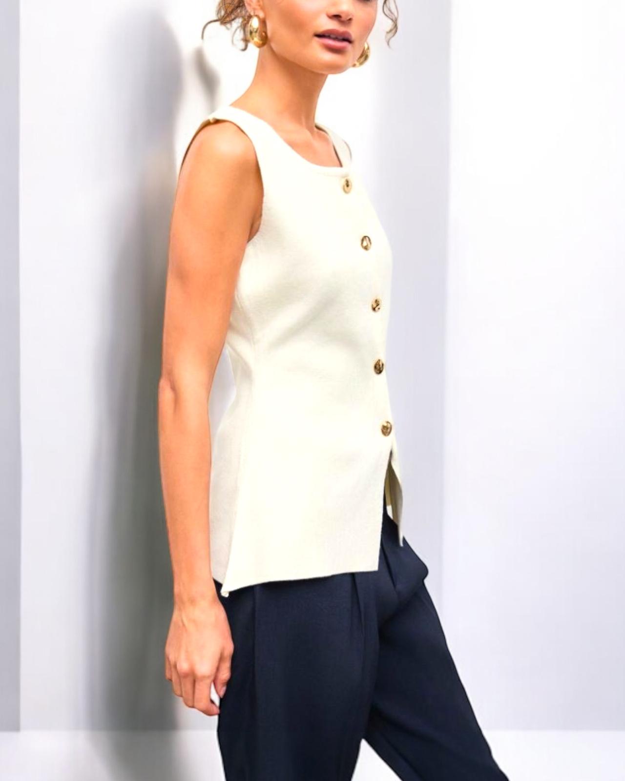 Léa – Gilet à Boutons Dorés